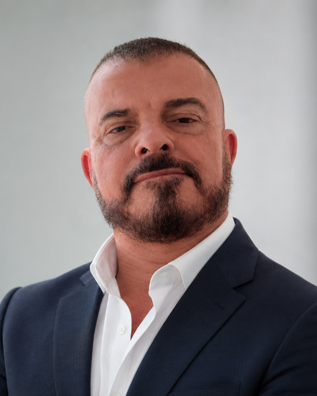 https://newradio.it/wp-content/uploads/2026/05/Roberto.png